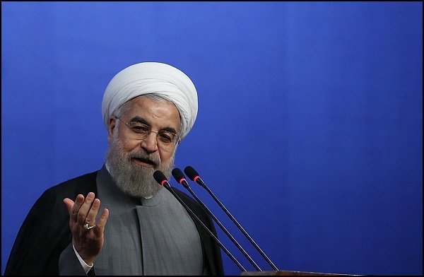 روحانی: انقلابی پشیمان نمی شناسم/ باید همه انقلابی باشیم